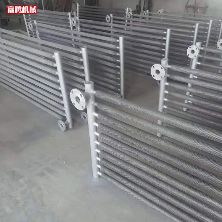 定制各种热镀锌翅片管散热器 钢制暖气片 烘干房配件