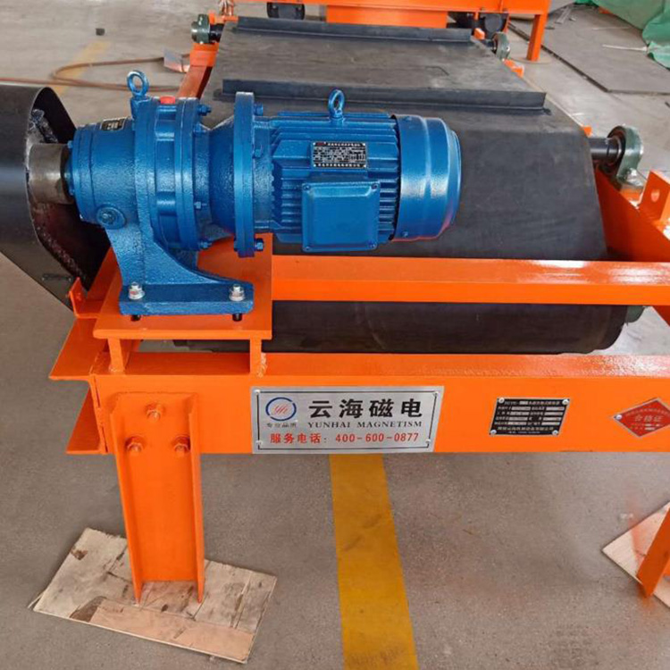 加工定制永磁带式除铁器 全自动永磁除铁器 悬挂式电磁除铁器