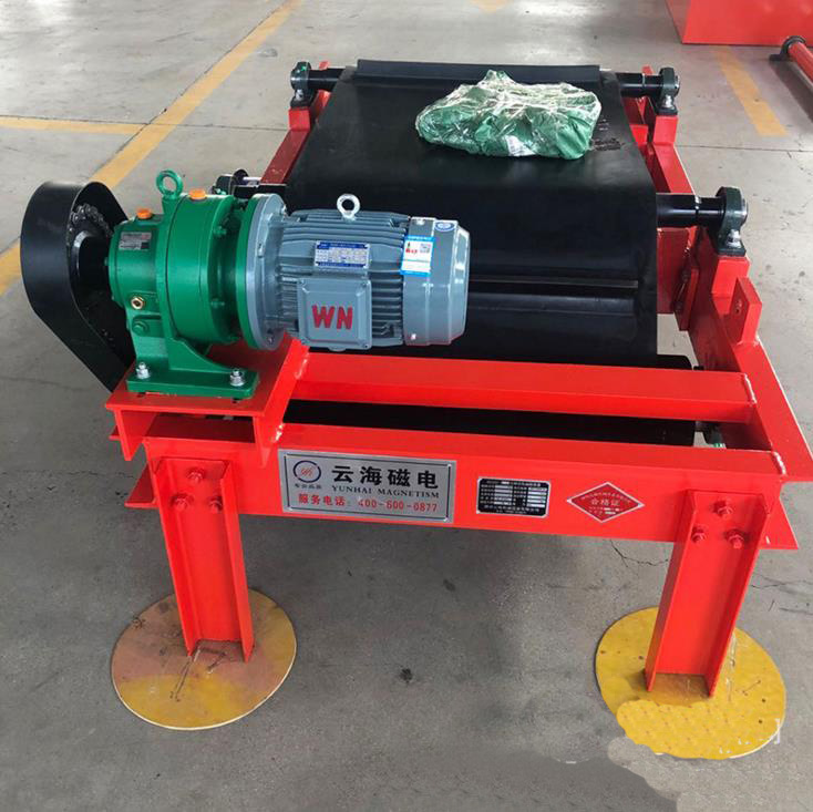 加工定制永磁带式除铁器 输送带自卸式除铁器 悬挂式电磁除铁器