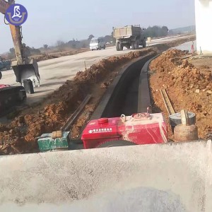液压自走式水渠滑膜机 现浇一次成型水渠成型机 渠道成型机
