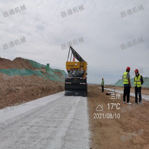 厂家供应白灰水泥粉料撒灰机 四轮车带动布灰机 12方环保撒灰车